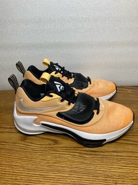 Nike Zoom Freak 3 TB Shoes Orange Chalk Black White DA7845-700 Men's 10 Giannis
